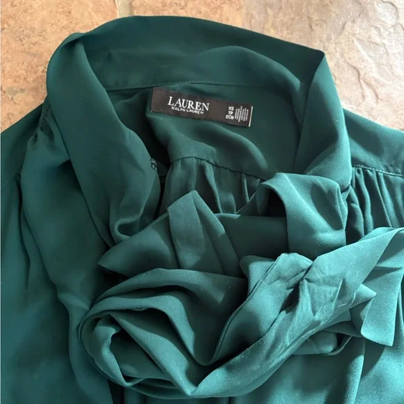 Lauren Ralph Lauren elegant green bow blouse - Picture 2 of 4